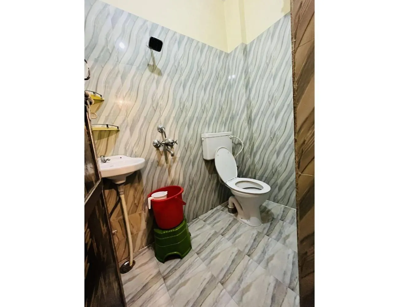 Rameshwaram Guest House Varanasi 4*,  India